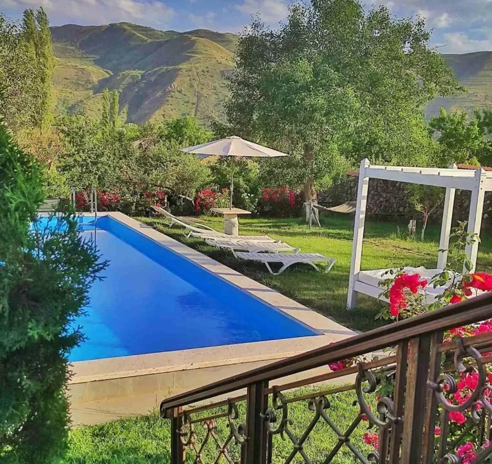 Garni Hinyard Ξενοδοχείο Εξωτερικό φωτογραφία